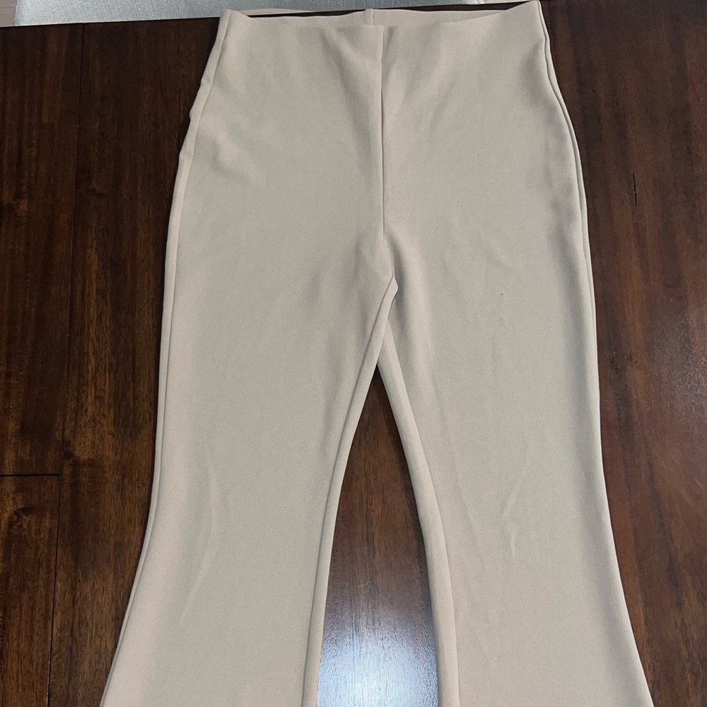 H&M Classic Beige Flare Pants - Picture 2 of 3